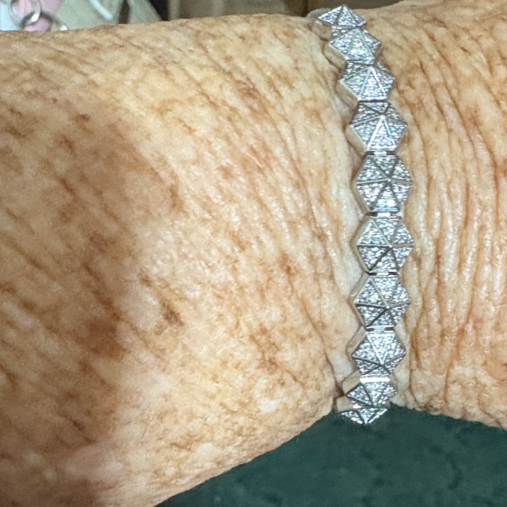 Chic Silver Diamond Pattern Bracelet - image 1